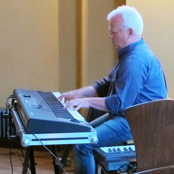 Ali Döhler playing keyboards with Slow Night, Berlin, 2014 Ali Döhler playing keyboards with Slow Night, Berlin, 2014